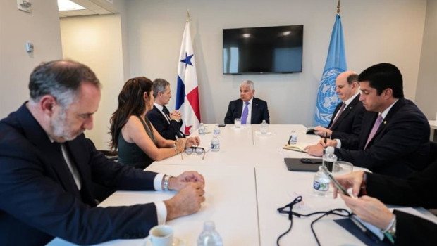 ep representantes de la naviera cma cgm reunidos con el presidente de panama jose raul mulino en