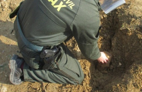 ep tecnico tedax de la guardia civil desactiva un explosivo en la provincia de jaen