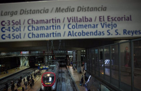 ep un tren a su llegada a los andenes de la estacion de atocha