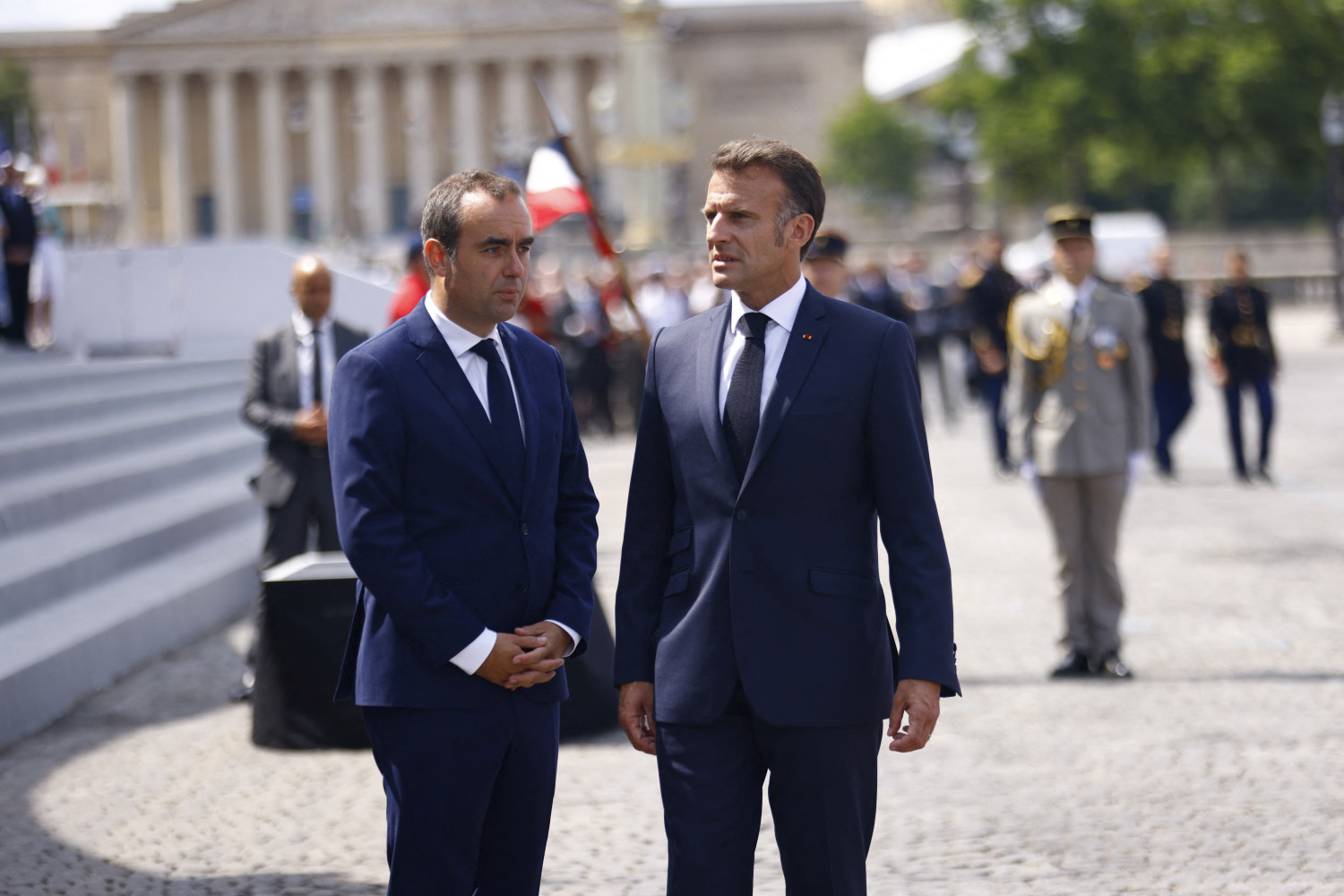 https://img2.s3wfg.com/web/img/images_uploaded/a/3/lecornu-macron_rsz.jpg