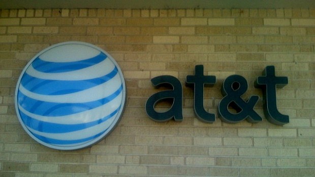 AT&T fuels 5G ambitions with $1.6B Straight Path buy