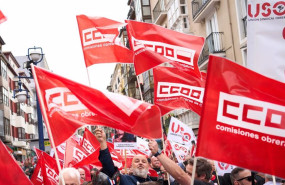 ep archivo   banderines de ccoo en una imagen de archivo