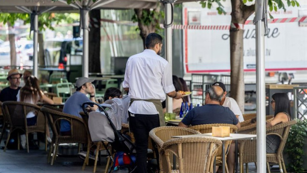 ep archivo clientes de un bar en una terraza ep archivo clientes de un bar en una terraza