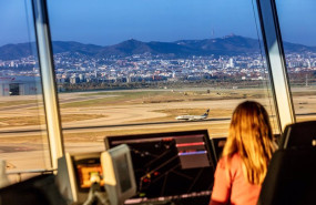 ep archivo   controladora en la torre de control de barcelona