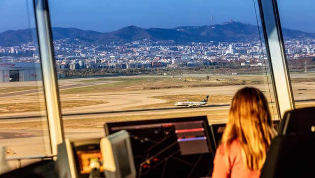 ep archivo controladora en la torre de control de barcelona ep archivo controladora en la torre de control de barcelona