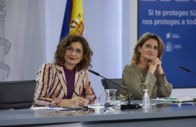 ep archivo   la ministra de hacienda maria jesus montero y la vicepresidenta cuarta y ministra para