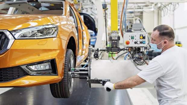 ep archivo   la produccion de vehiculos crece apenas un 11 en el primer semestre hasta las 13