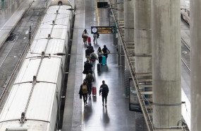 ep archivo   viajeros en la estacion de atocha