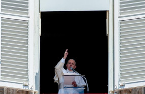 ep august 15 2019 - vatican pope francis blesses the faithful during the angelus noon prayer in st peters square at the vatican massimiliano miglioratocppcontacto