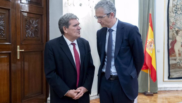 ep el gobernador del banco de espana jose luis escriva i y el exgobernador pablo hernandez de cos d ep el gobernador del banco de espana jose luis escriva i y el exgobernador pablo hernandez de cos d