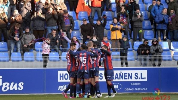 ep huesca sigue lidersegunda division