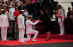 ep la fragata cristobal colon recibebanderacombate