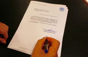 ep presidentepp-a juanma moreno firmarenunciasenador