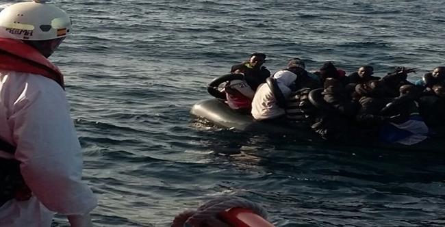 Rescate de patera | EUROPA PRESS/SALVAMENTO MARÍTIMO ep rescatepatera