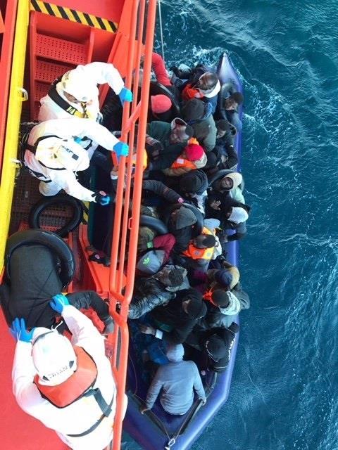 Rescate de una patera por efectivos de Salvamento Marítimo | EUROPA PRESS/SALVAMENTO MARÍTIMO ep rescateuna pateraefectivossalvamento maritimo