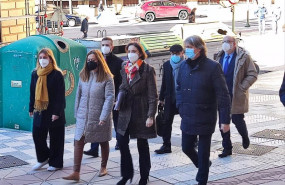 ep reyes maroto junto con miembros del psoe en soria