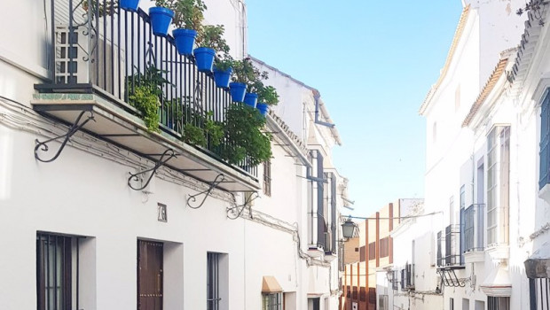 ep una calle de un pueblo