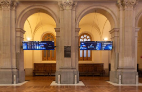 ep varios paneles del ibex 35 en el palacio de la bolsa a 21 de diciembre de 2023 en madrid espana