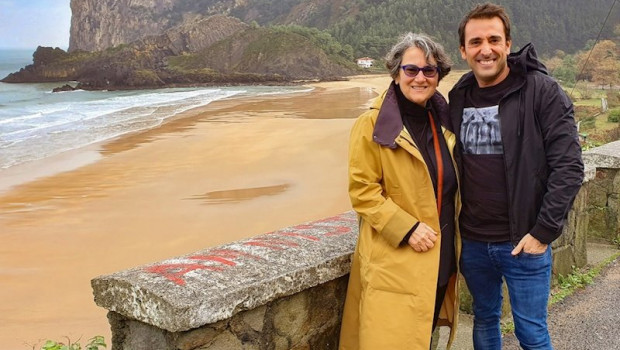 ep xabi uribe-etxebarria derecha fundador de sherpaai junto a la exejecutiva de apple joanna hoffman