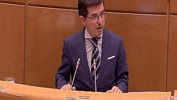ep yanguas pidepuigdemont que utilice sus senadores