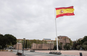 ep archivo   bandera de espana en la plaza de colon durante el primer dia del luto oficial por los