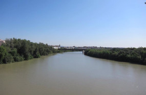 ep archivo   el rio guadalquivir a su paso por cordoba capital