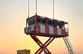 ep archivo   una torre movil de control del trafico aereo de amper