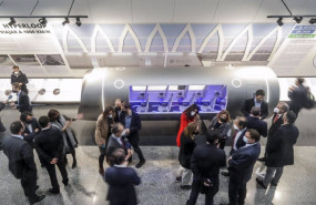 ep archivo   vista general de la presentacion del vehiculo hyperloop de la empresa zeleros en el