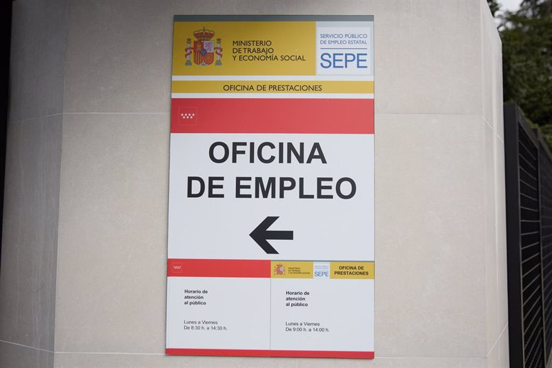 https://img2.s3wfg.com/web/img/images_uploaded/b/1/ep_cartel_de_una_oficina_de_empleo_en_madrid.jpg
