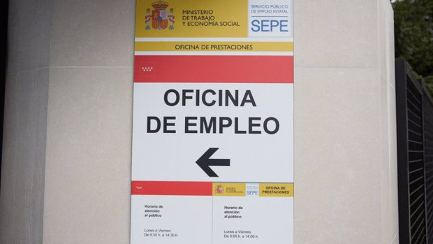 ep cartel de una oficina de empleo en madrid