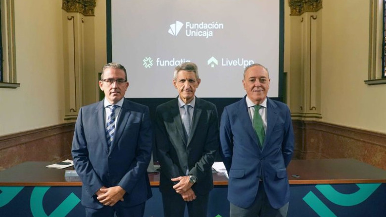 ep de izda a dcha el director general de la fundacion unicaja sergio corral el presidente de la ep de izda a dcha el director general de la fundacion unicaja sergio corral el presidente de la