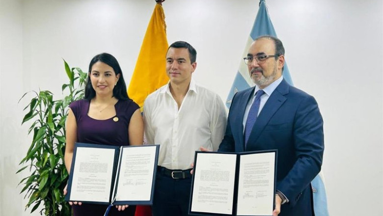 ep de izquierda a derecha la ministra de economia y finanzas sariha moya el presidente de ecuador
