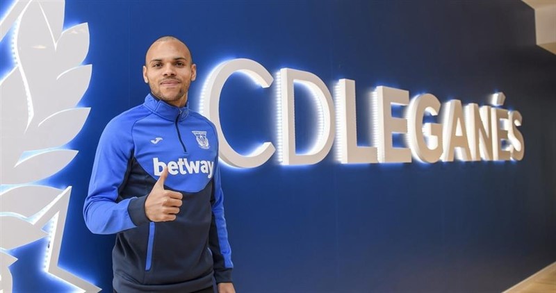 ep delantero danes martin braithwaite