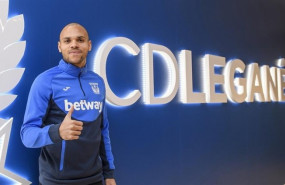 ep delantero danes martin braithwaite