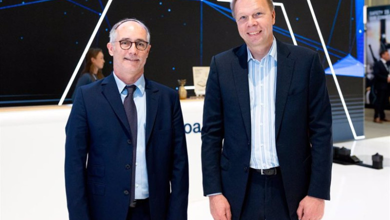 ep el jefe de la region europa de airbus secure land communications eric davalo y el director global ep el jefe de la region europa de airbus secure land communications eric davalo y el director global
