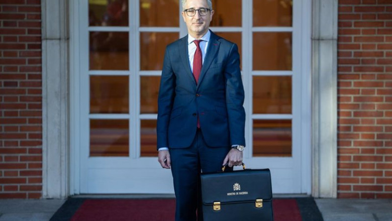 ep el ministro de hacienda arcadi espana a su llegada al palacio de la moncloa a 31 de marzo de 2026 ep el ministro de hacienda arcadi espana a su llegada al palacio de la moncloa a 31 de marzo de 2026