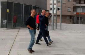 ep gemelos policias entranedificio judicialourense