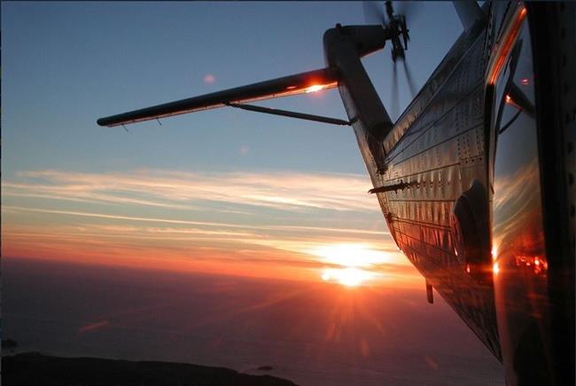 Helicóptero que realiza la evacuación médica | EUROPA PRESS/ SALVAMENTO MARÍTIMO ep helicopterorealizaevacuacion medica