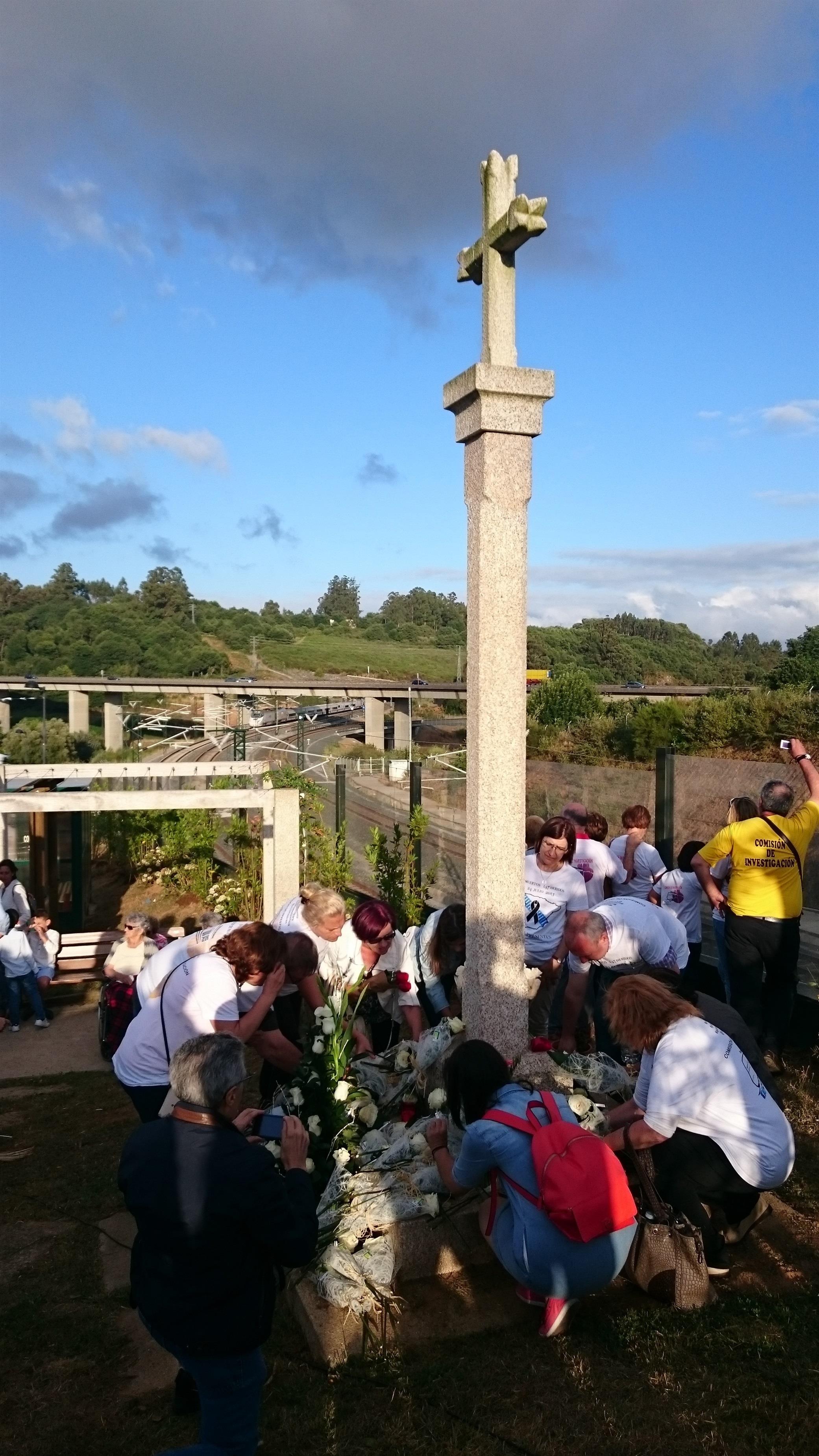 ep homenajelas victimasangrois