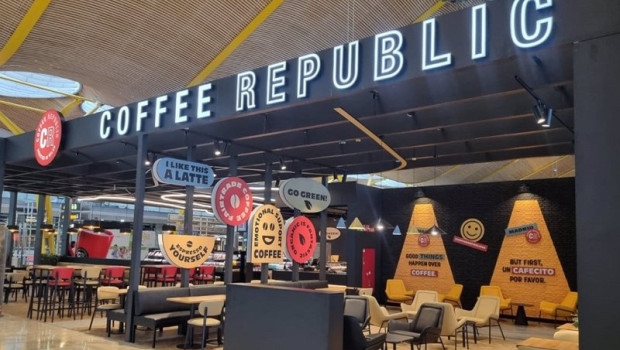 ep ibersol abre un nuevo cofee republic en el aeropuerto de madrid barajas