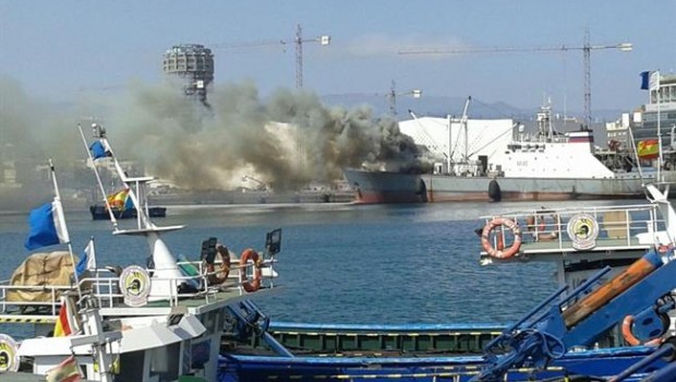 Incendio del pesquero ruso | @112CANARIAS ep incendiopesquero ruso
