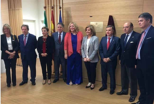 La ministra de Empleo, Fátima Báñez, inaugura una oficina de la Seguridad Social | EUROPA PRESS/MINISTERIO DE EMPLEO ep la ministraempleo fatima banez inauguraoficinala seguridad social