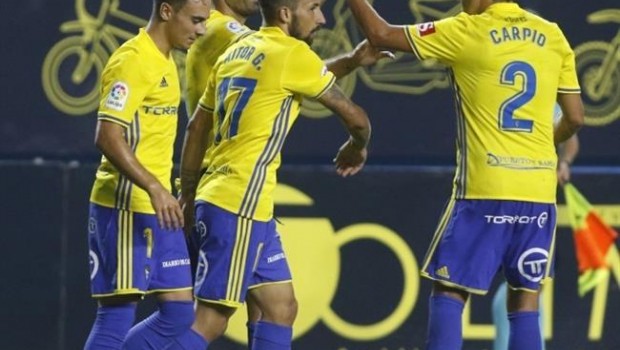 ep los jugadorescadiz felicitandavid barral