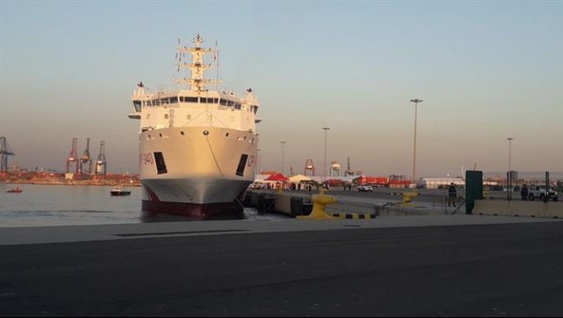 ep primer barcoaquarius llegandopuerto