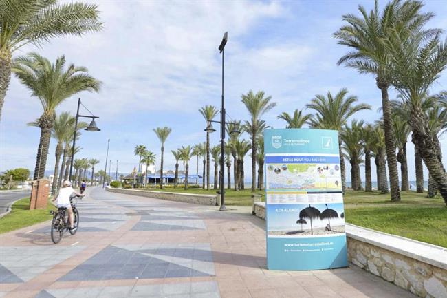 ep totem torremolinos puntoinformacion turistica interactivos turistas ciclista