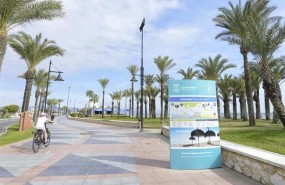 ep totem torremolinos puntoinformacion turistica interactivos turistas ciclista