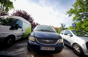 ep varios coches aparcados en madrid durante este domingo 3 de mayo de 2020