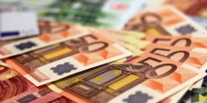 billets-de-banque-euros-argent-zone-euro-monnaie-riche billets-de-banque-euros-argent-zone-euro-monnaie-riche