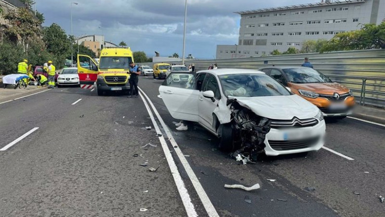 ep accidente de trafico en santa cruz de tenerife delante del hospital de la candelaria