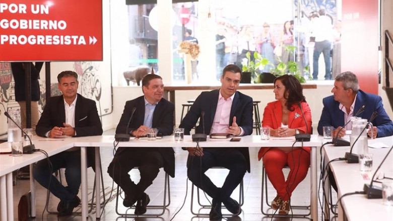 Andreu reunida con Sánchez y Planas, entre otras personalidades para abordar asuntos de agricultura y ganadería | PSOE ep andreu reunidasanchezplanas entrepersonalidadesabordar asuntosagriculturaganaderia